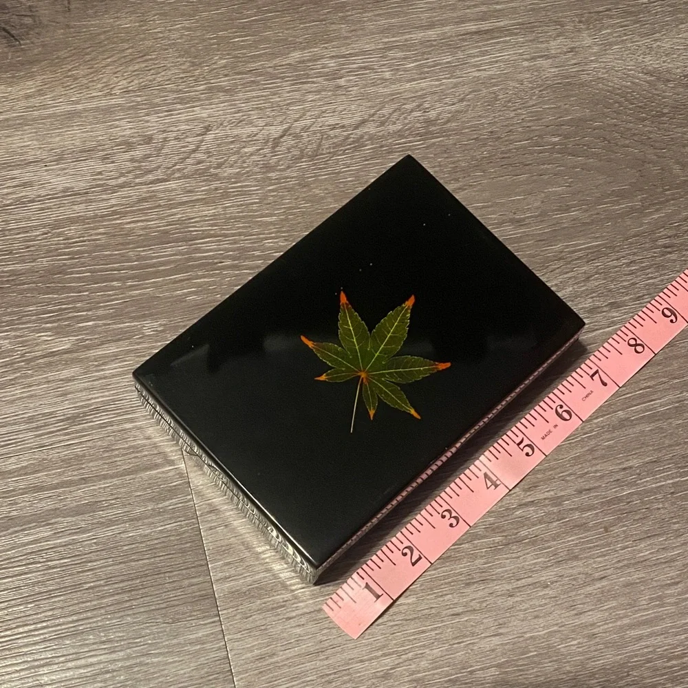Black Box with 420 Leaf Design